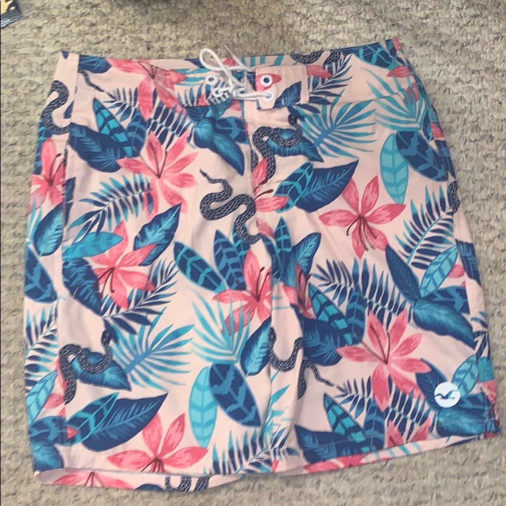 hollister swimming trunks 32
